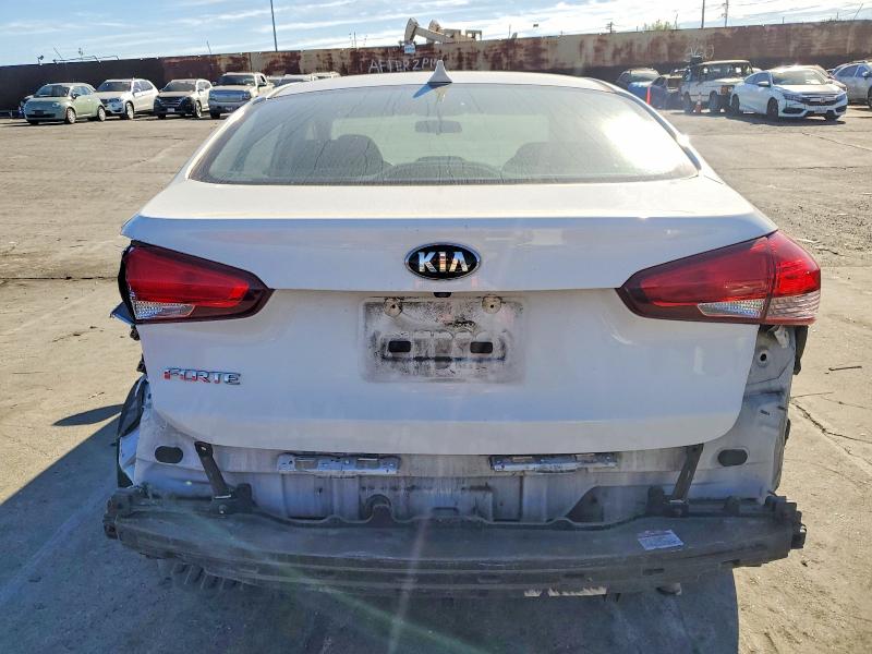 Photo 6 from auction – 2018 KIA FORTE LX with VIN 3KPFK4A70JE278428