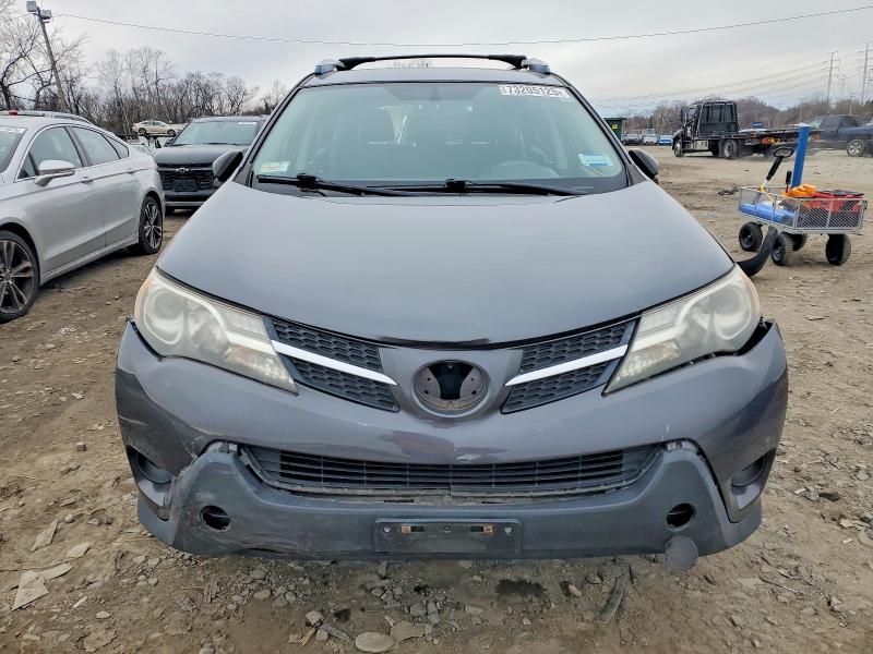 Photo 5 from auction – 2015 TOYOTA RAV4 LE with VIN JTMBFREV0FD130037