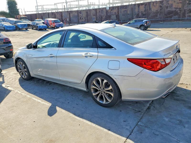 Photo 2 from auction – 2013 HYUNDAI SONATA SE with VIN 5NPEC4AB3DH658375