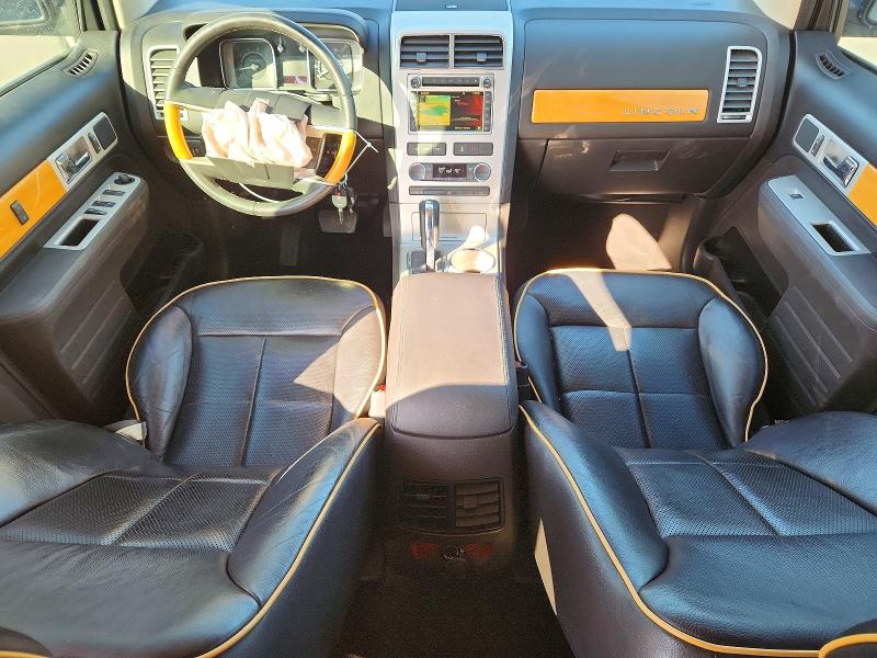 Photo 8 from auction – 2009 LINCOLN TOWNHOUSE MKX with VIN 2LMDU68C09BJ01901