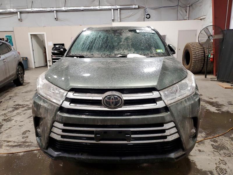 Photo 5 from auction – 2018 TOYOTA HIGHLANDER with VIN 5TDJZRFH6JS897481