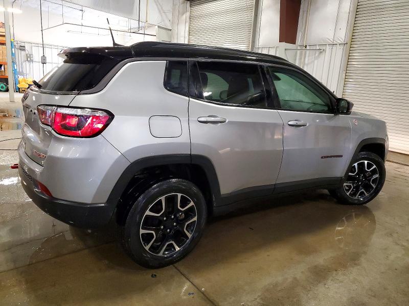 Photo 3 from auction – 2019 JEEP COMPASS TR with VIN 3C4NJDDB4KT671716