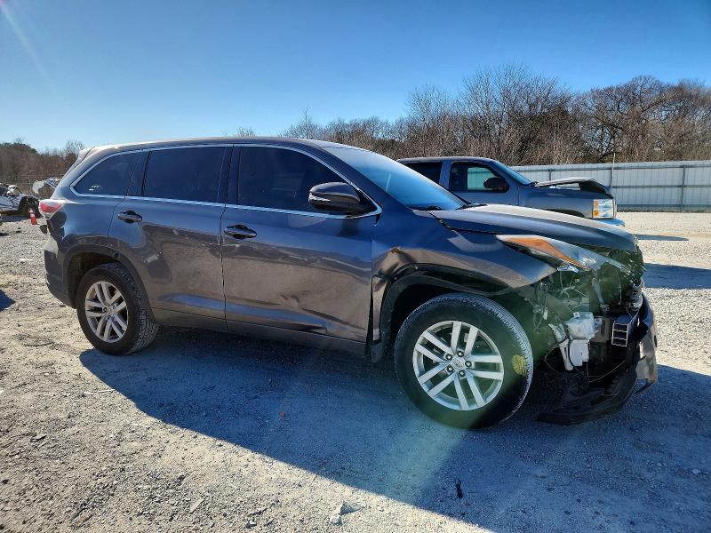 Photo 4 from auction – 2015 TOYOTA HIGHLANDER with VIN 5TDZKRFH1FS048342