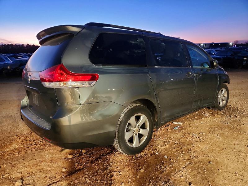Photo 3 from auction – 2014 TOYOTA SIENNA LE with VIN 5TDKK3DC7ES419136