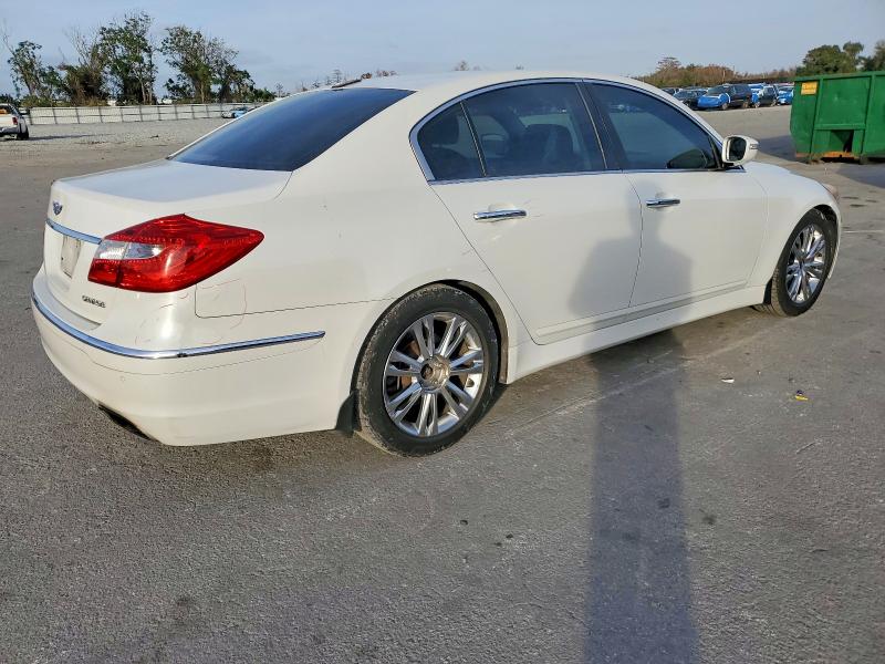 Photo 3 from auction – 2012 HYUNDAI GENESIS 3. with VIN KMHGC4DD4CU204898