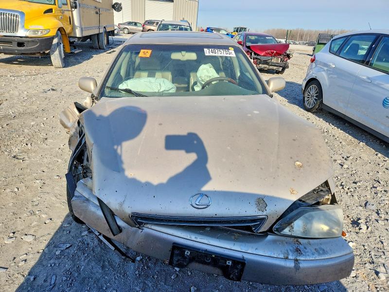 Photo 5 from auction – 2001 LEXUS ES 300 with VIN JT8BF28G810303645