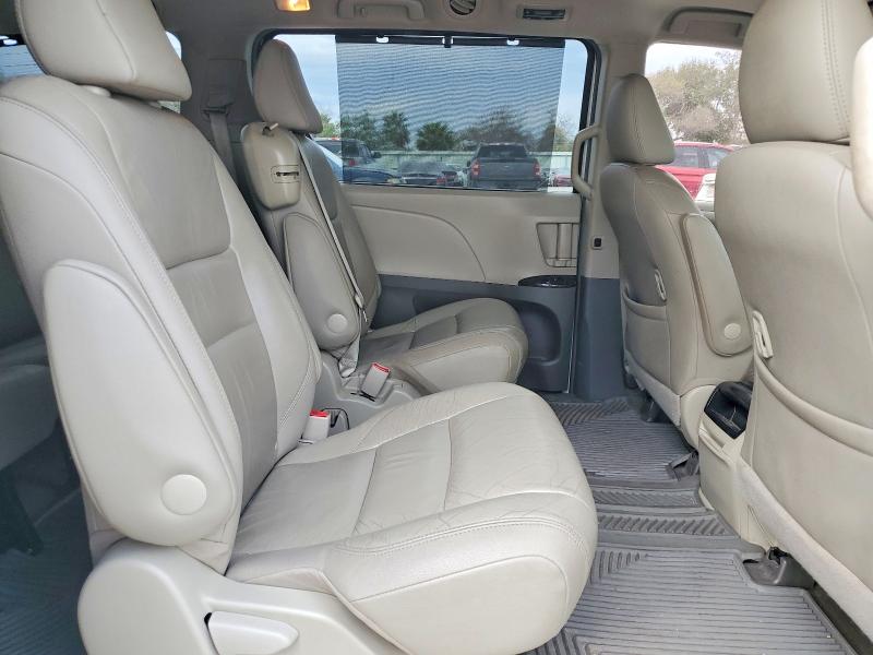 Photo 11 from auction – 2017 TOYOTA SIENNA with VIN 5TDYZ3DC3HS777618