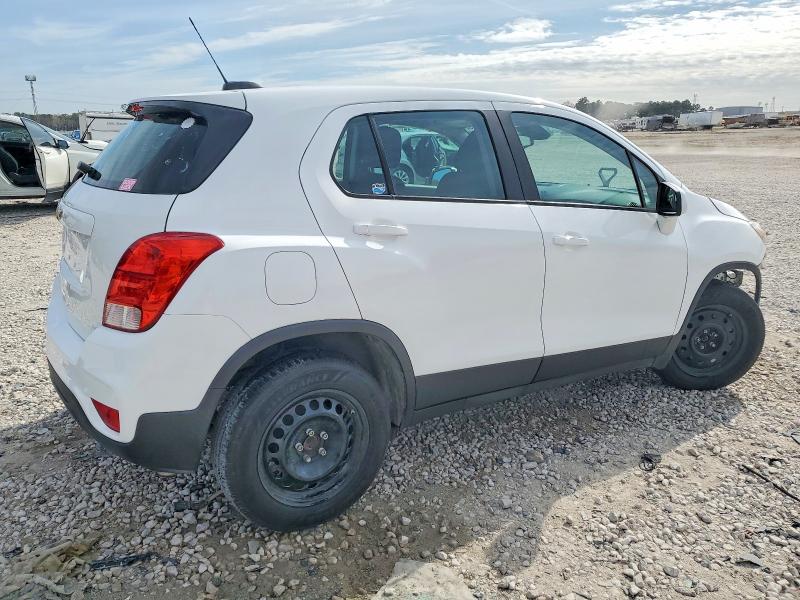 Photo 3 from auction – 2017 CHEVROLET TRAX LS with VIN KL7CJKSB5HB174132