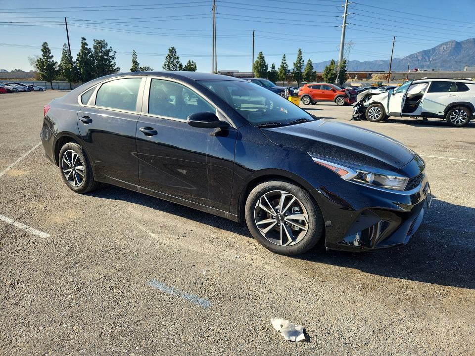 Photo 4 from auction – 2023 KIA FORTE with VIN 3KPF24AD3PE673346