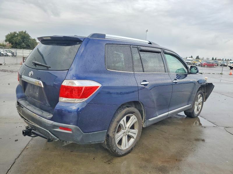 Photo 3 from auction – 2011 TOYOTA HIGHLANDER with VIN 5TDYK3EH5BS033993
