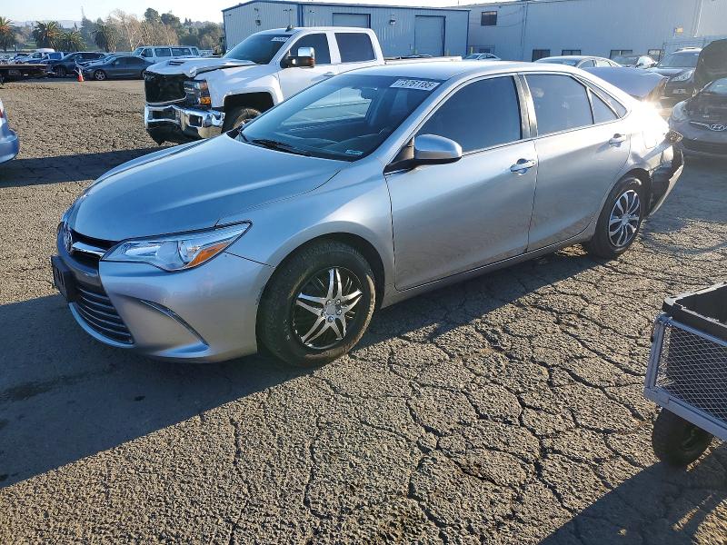 TOYOTA CAMRY LE 2015 with VIN 4T4BF1FK6FR450499 - Photo from auction