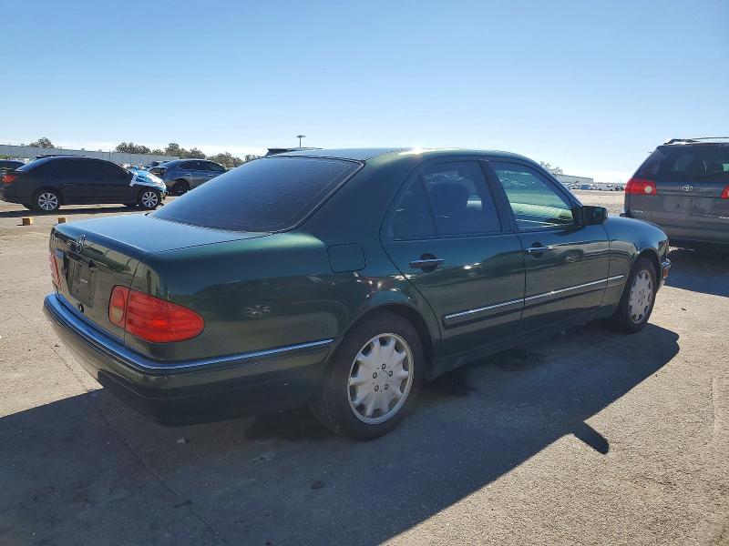 Photo 3 from auction – 1997 MERCEDES-BENZ E 320 with VIN WDBJF55FXVA435363