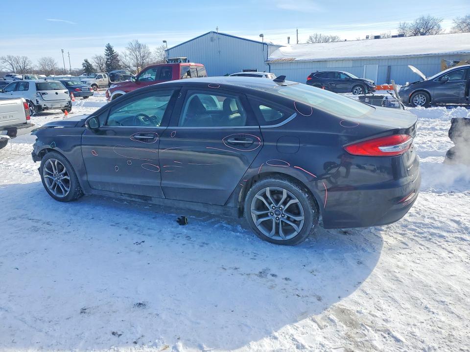 Photo 2 from auction – 2020 FORD FUSION with VIN 3FA6P0CD5LR138115