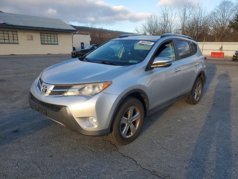 TOYOTA RAV4 XLE 2015 with VIN 2T3RFREV4FW303981 - Photo from auction