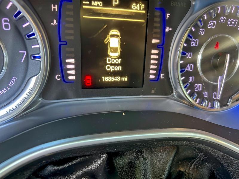 Photo 8 from auction – 2016 CHRYSLER 200 LIMITE with VIN 1C3CCCAB1GN159861