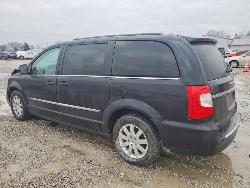 Photo 2 from auction – 2016 CHRYSLER TOWN & COU with VIN 2C4RC1BG8GR186255