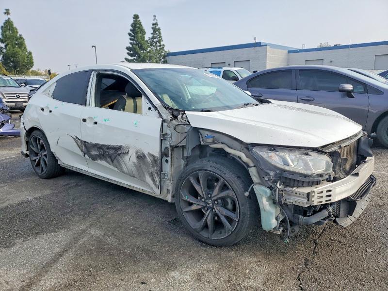 Photo 4 from auction – 2017 HONDA CIVIC SPOR with VIN SHHFK7H41HU427235