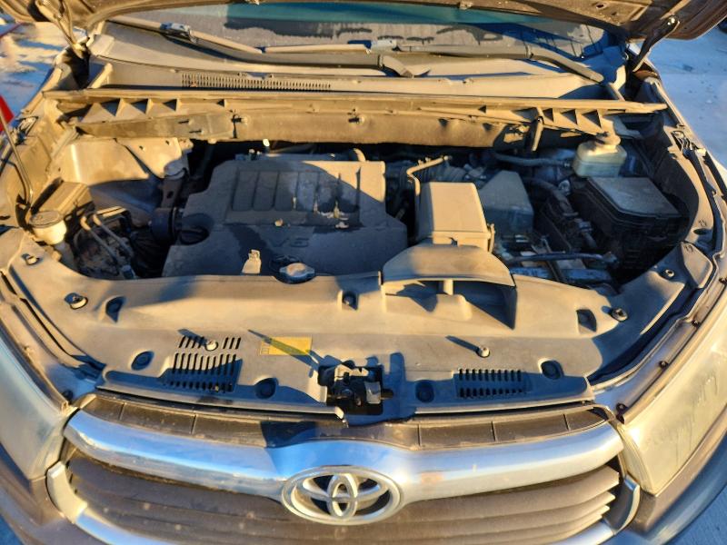 Photo 12 from auction – 2016 TOYOTA HIGHLANDER with VIN 5TDZKRFHXGS170831