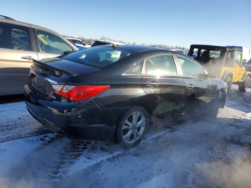 Photo 3 from auction – 2012 HYUNDAI SONATA SE with VIN 5NPEC4AC6CH445346