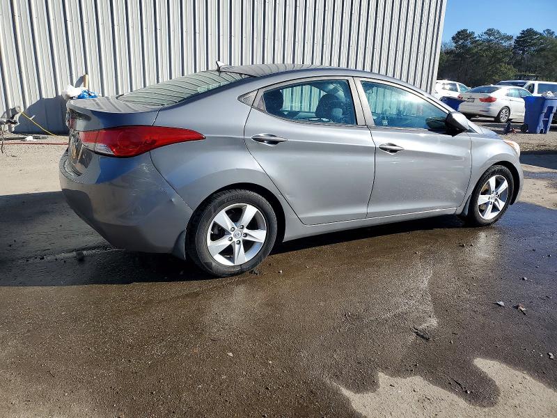 Photo 3 from auction – 2013 HYUNDAI ELANTRA GL with VIN 5NPDH4AEXDH396426