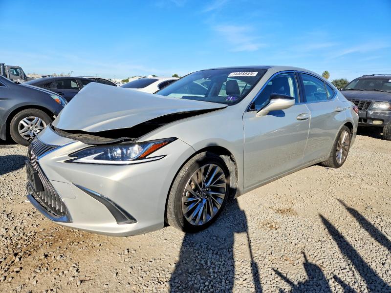 LEXUS ES 350 2019 with VIN JTHBZ1B16K2001590 - Photo from auction