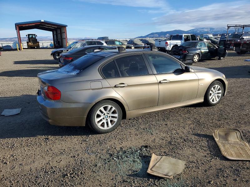 Photo 3 from auction – 2006 BMW 325 XI with VIN WBAVD13516KV06146