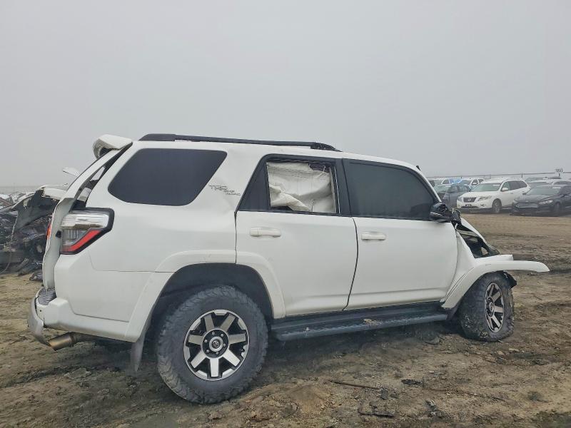 Photo 3 from auction – 2021 TOYOTA 4RUNNER with VIN JTERU5JR8M5911574