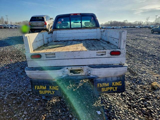 Photo 6 from auction – 2002 FORD F150 with VIN 1FTRX18W82NB78018