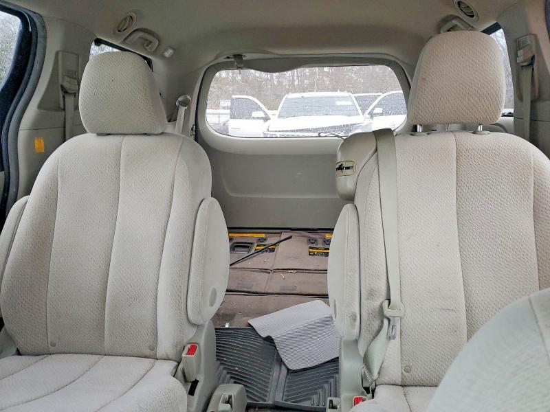 Photo 10 from auction – 2012 TOYOTA SIENNA LE with VIN 5TDKK3DC8CS235675
