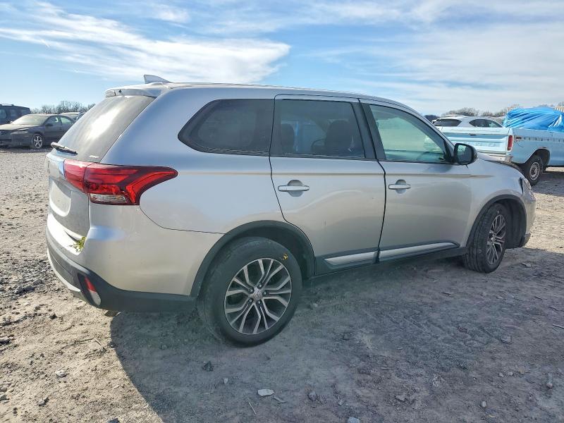 Photo 3 from auction – 2018 MITSUBISHI OUTLANDER with VIN JA4AZ3A33JJ005218