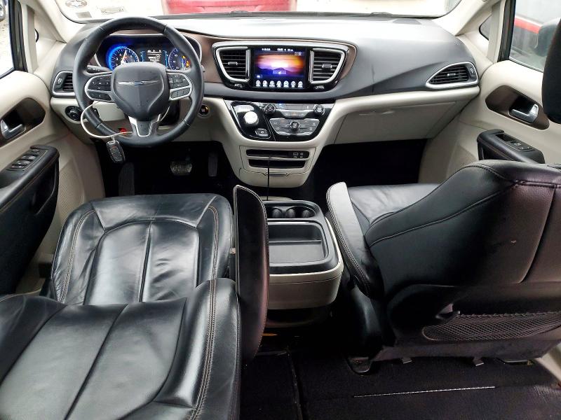 Photo 8 from auction – 2017 CHRYSLER PACIFICA T with VIN 2C4RC1BG2HR667622