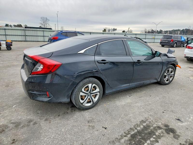 Photo 3 from auction – 2017 HONDA CIVIC LX with VIN 2HGFC2F51HH505991