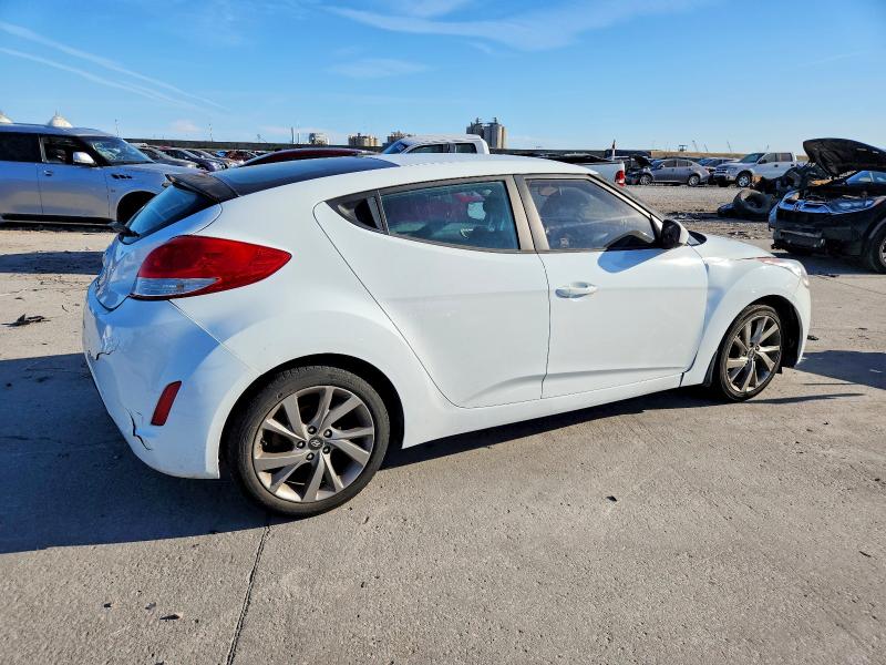 Photo 3 from auction – 2016 HYUNDAI VELOSTER with VIN KMHTC6ADXGU281991