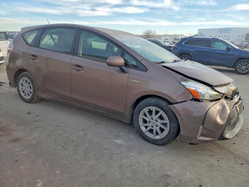 Photo 4 from auction – 2015 TOYOTA PRIUS V with VIN JTDZN3EU8FJ022045
