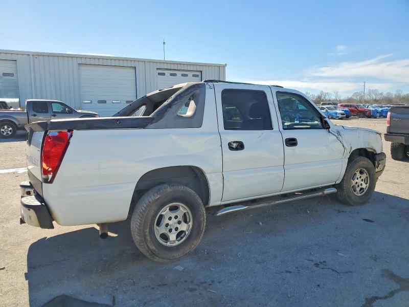 Photo 3 from auction – 2005 CHEVROLET AVALANCHE with VIN 3GNEC12Z65G123519