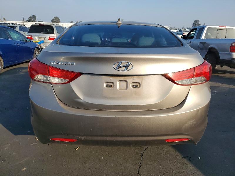 Photo 6 from auction – 2012 HYUNDAI ELANTRA GL with VIN 5NPDH4AE2CH086995