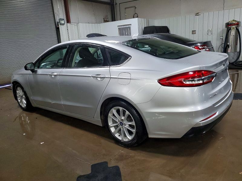 Photo 2 from auction – 2019 FORD FUSION with VIN 3FA6P0HD4KR230551