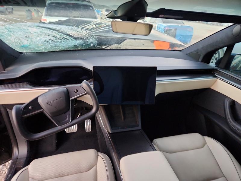 Photo 8 from auction – 2022 TESLA MODEL X with VIN 7SAXCBE69NF345294