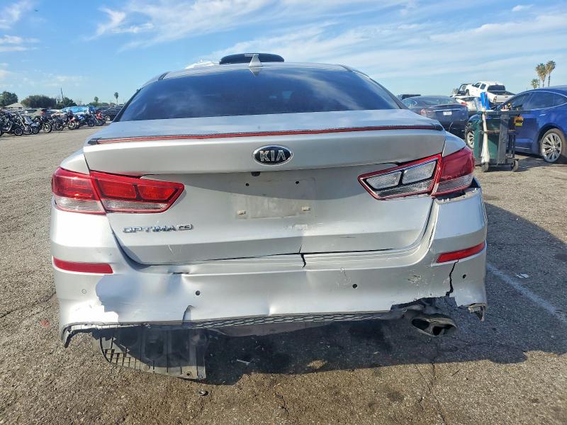 Photo 6 from auction – 2019 KIA OPTIMA LX with VIN 5XXGT4L36KG308455