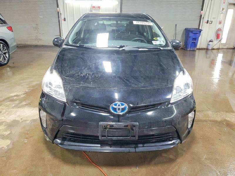 Photo 5 from auction – 2013 TOYOTA PRIUS with VIN JTDKN3DU2D1643703