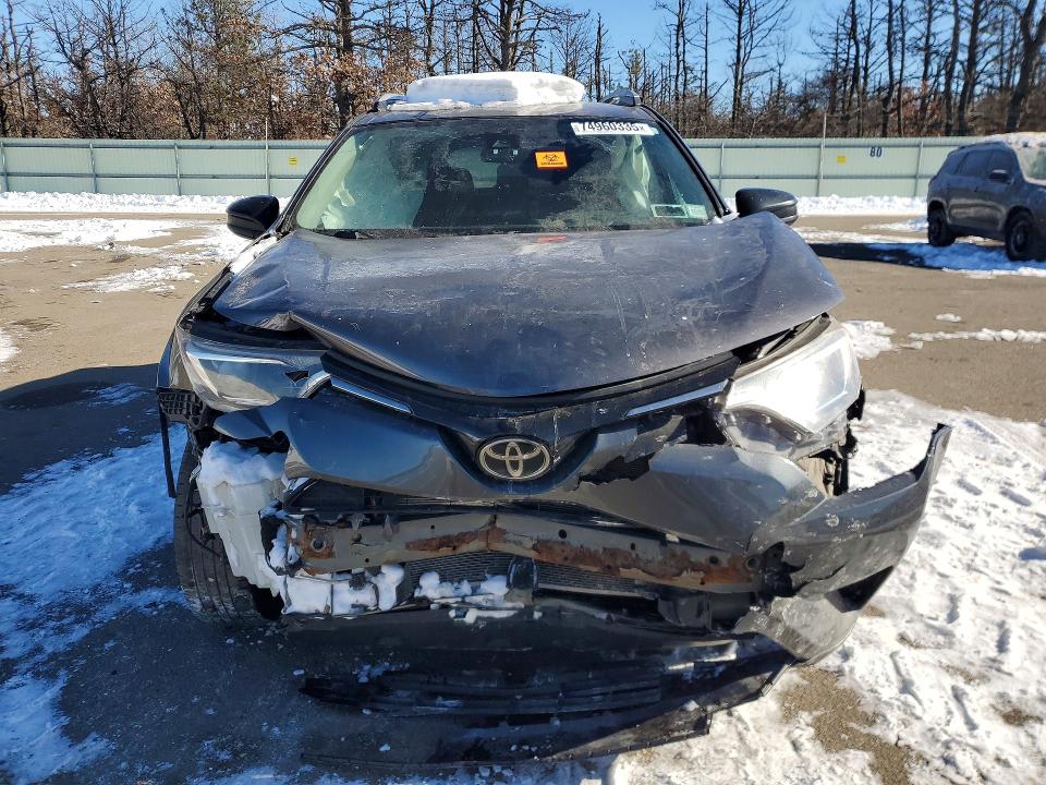 Photo 5 from auction – 2018 TOYOTA RAV4 with VIN 2T3BFREV4JW751440