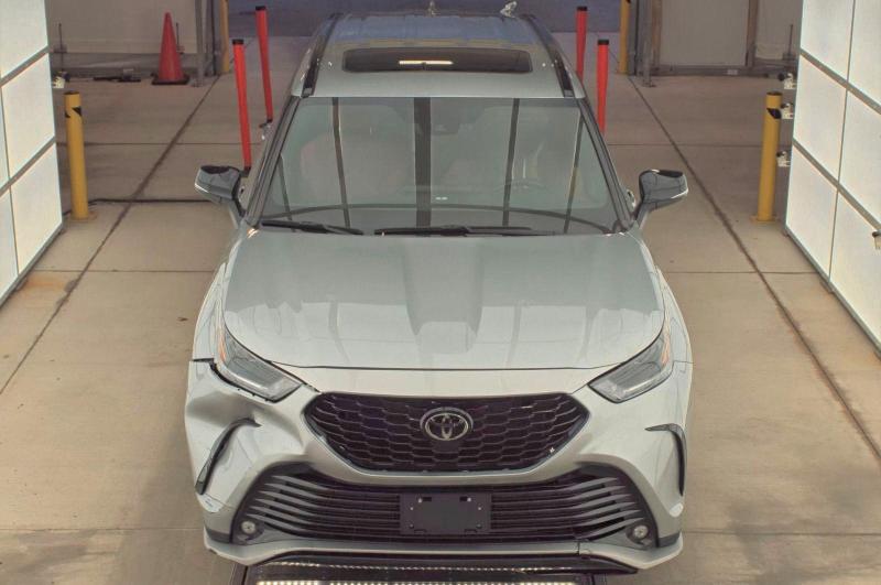 Photo 13 from auction – 2022 TOYOTA HIGHLANDER with VIN 5TDJZRBH9NS200672