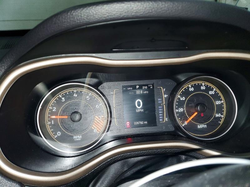 Photo 9 from auction – 2015 JEEP CHEROKEE with VIN 1C4PJMCS7FW546543