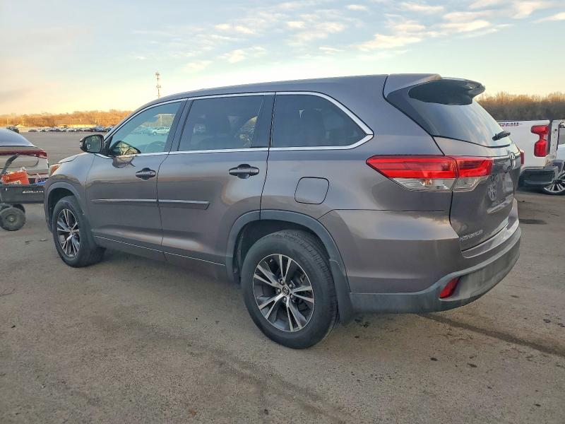 Foto 2 de la subasta – 2018 TOYOTA HIGHLANDER con VIN 5TDBZRFH6JS827970
