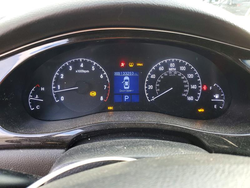 Photo 9 from auction – 2013 HYUNDAI GENESIS with VIN KMHGC4DD4DU212534