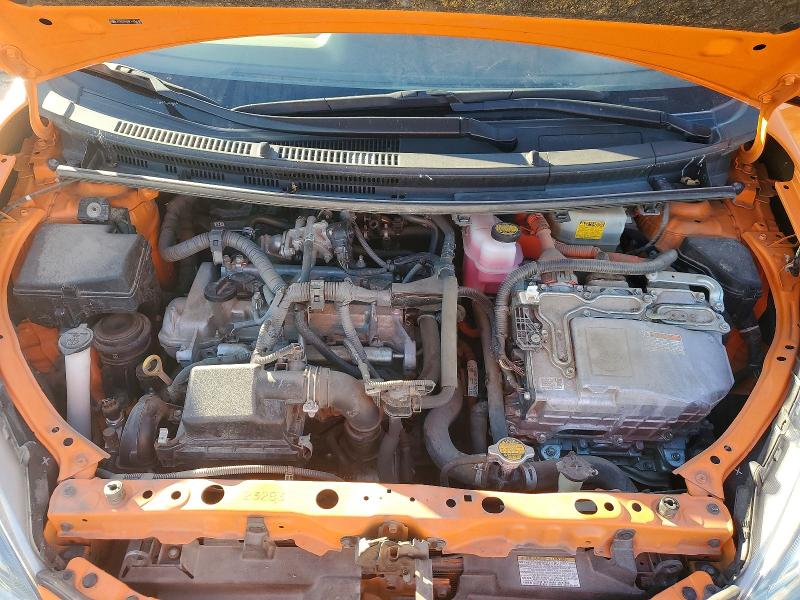 Photo 11 from auction – 2015 TOYOTA PRIUS C with VIN JTDKDTB38F1105040