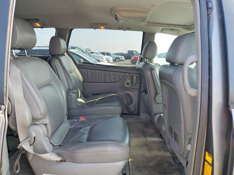 Photo 11 from auction – 2004 TOYOTA SIENNA XLE with VIN 5TDZA22CX4S076058