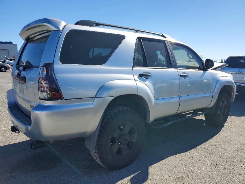 Zdjęcie 3 z aukcji – 2006 TOYOTA 4RUNNER SR z VIN JTEBU14R960103336
