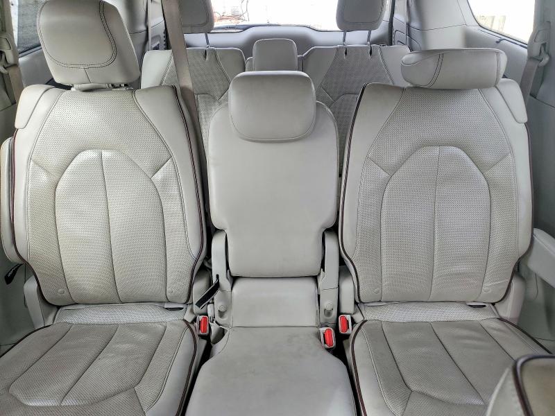 Photo 10 from auction – 2017 CHRYSLER PACIFICA L with VIN 2C4RC1GG5HR683550