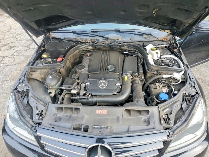 Photo 11 from auction – 2014 MERCEDES-BENZ C with VIN WDDGF4HB3EA963315